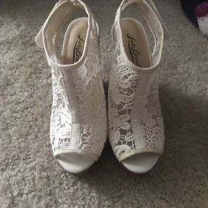 Lacy wedge size 6.5